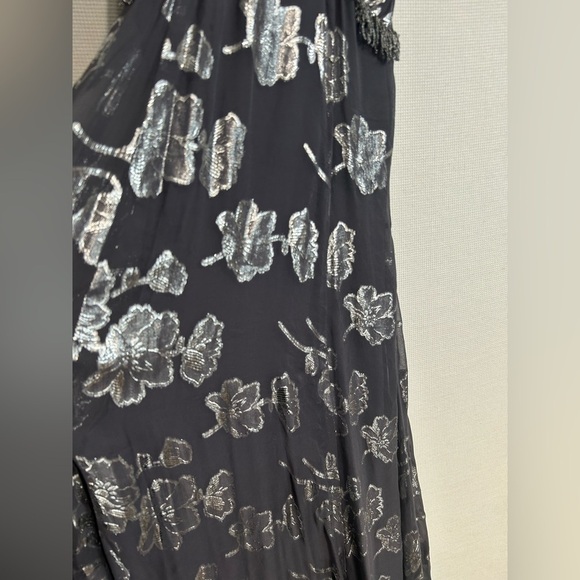 Elegant Silver Floral Maxi Dress - Picture 7 of 12